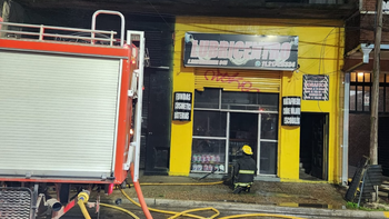 Incendio de un comercio en Monte Grande: trabajaron dos dotaciones de bomberos