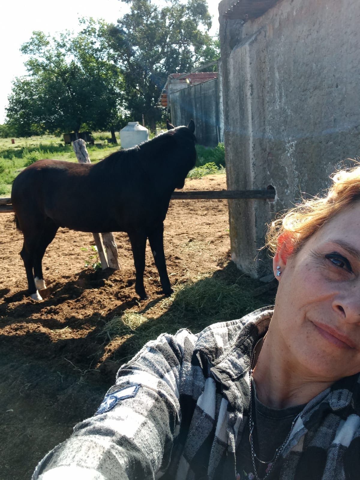 La vecina de Lomas en el predio de su ONG.