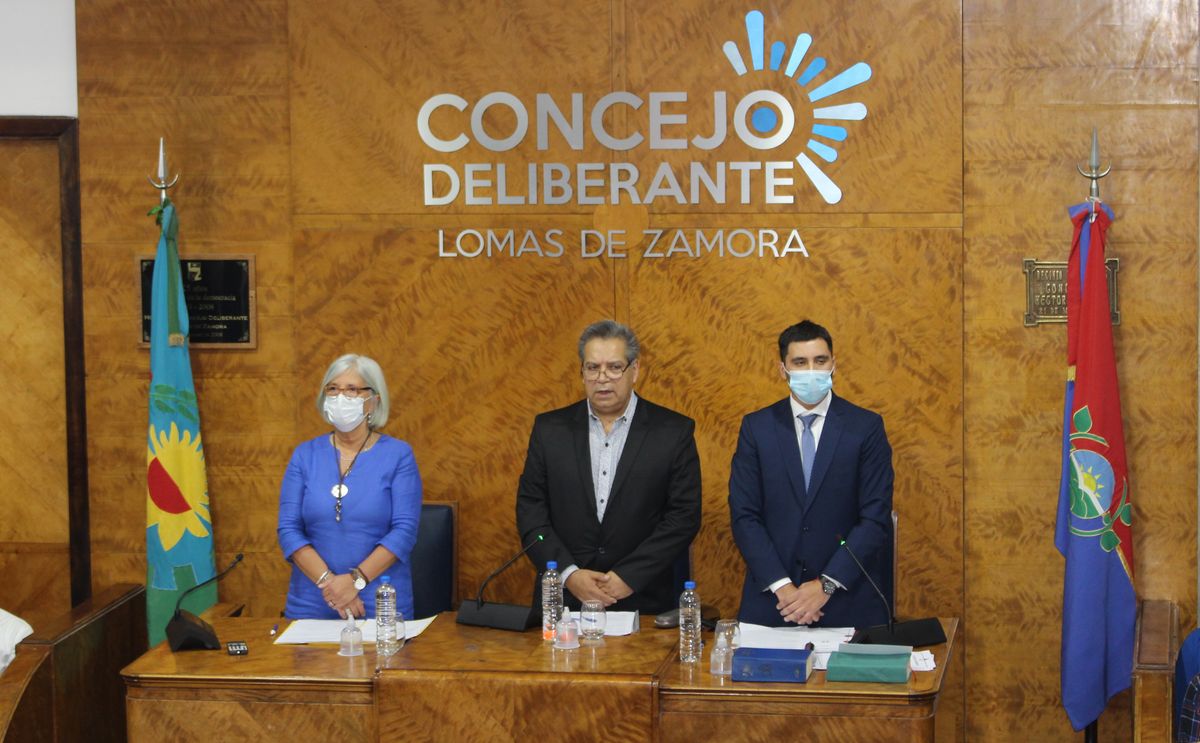 Los primeros minutos de la sesión fueron presididos por Rubén Garrocho.