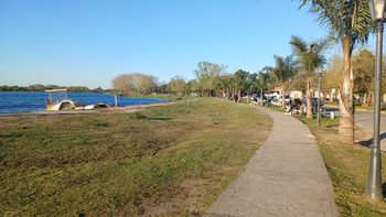 La temporada en la laguna de San Vicente: cómo la ven los comerciantes de la zona