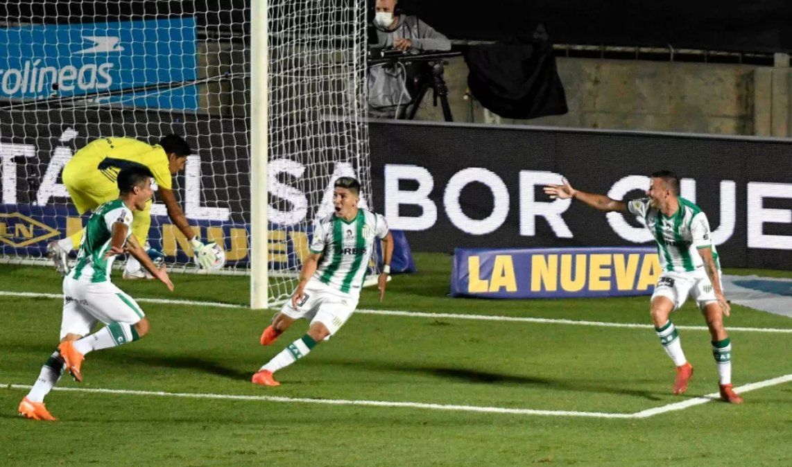 Lollo marcó el empate de Banfield en la última jugada, pero no alcanzó.