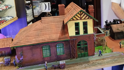 un vecino de banfield revive la historia local construyendo maquetas con materiales reciclados