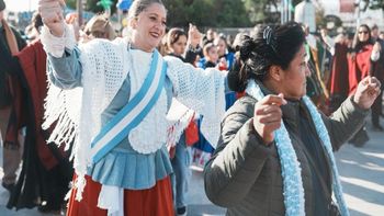 Fiesta por el 25 de Mayo en Lomas: se presentan Los Manseros Santiagueños