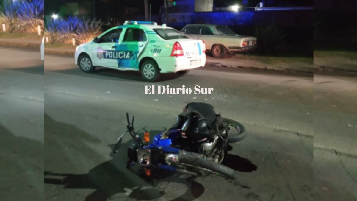 Insólito: patrullero custodiaba un choque en Ezeiza y fue embestido por una moto.