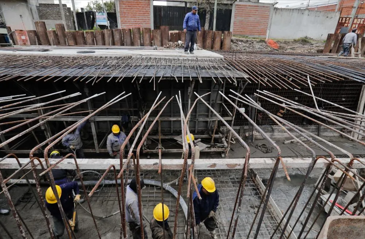 La obra permitirá evitar inundaciones en la zona del arroyo Santa Catalina en Lomas.