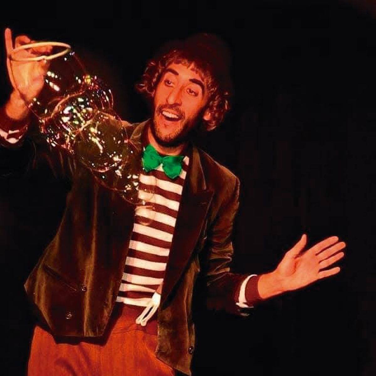 El payaso Filip presentó su show en diferentes lugares de la región.