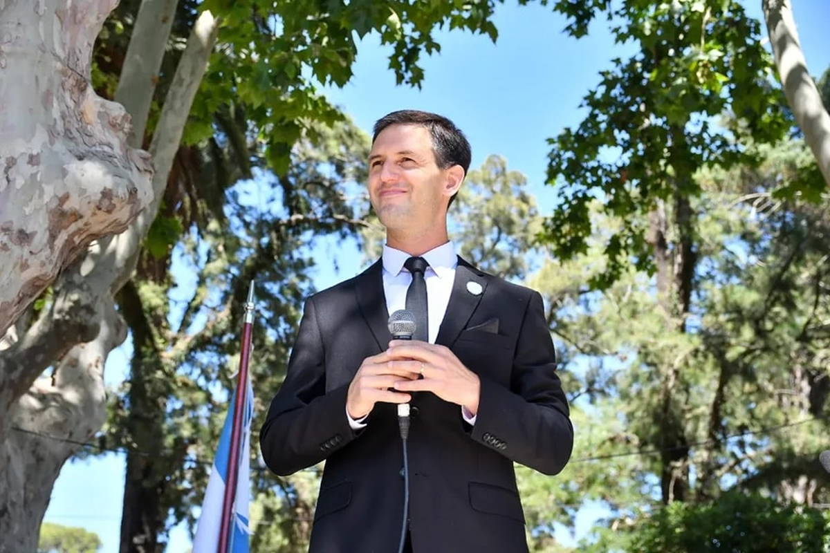 Nicol&aacute;s Mantegazza se refiri&oacute; al tema de la obra p&uacute;blica tras jurar en su cargo en San Vicente.&nbsp;