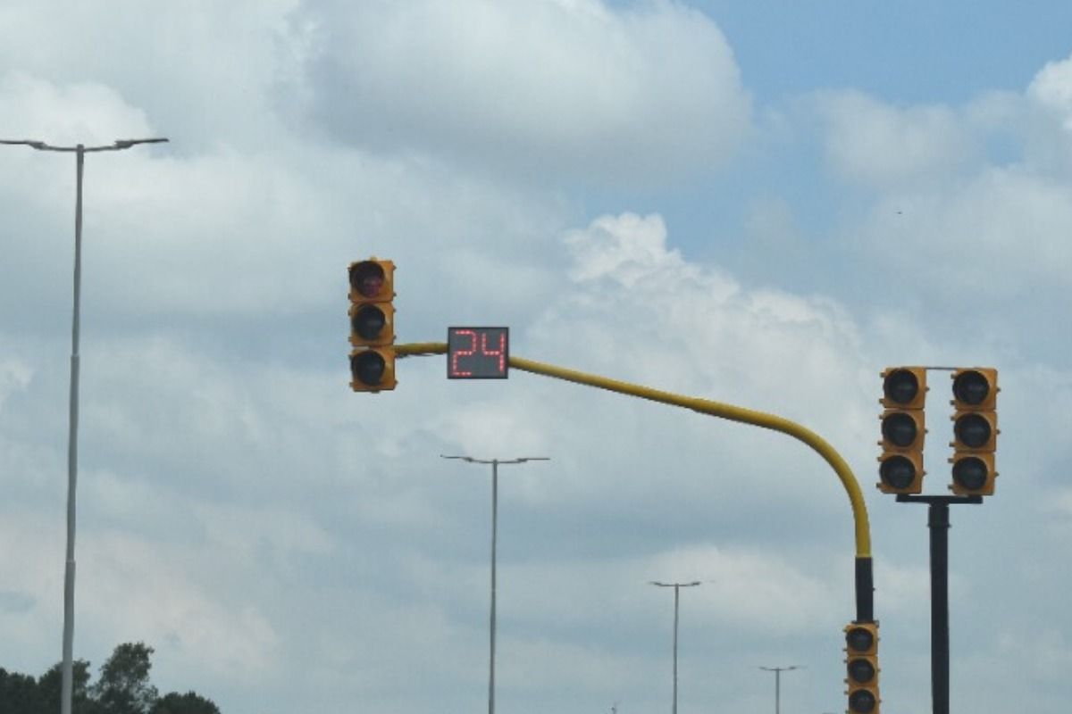 Canning: Nuevo semáforo con cronómetro sobre la ruta 58