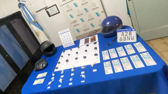 Cayeron dos vendedores de droga en el centro de San Vicente