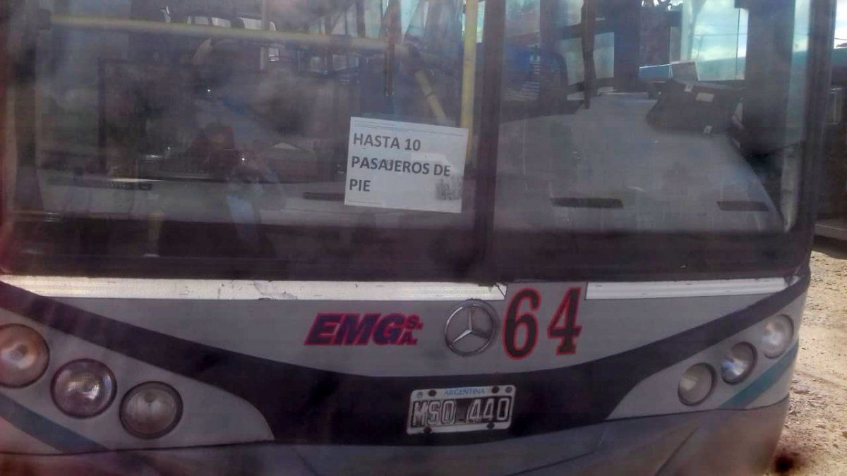 Advertencia. El mensaje para los pasajeros con respecto a las restricciones vigentes.