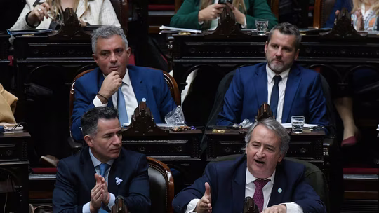 El Gobierno logró la sanción en Diputados para la Ley Hojarasca y busca eliminar cerca de 70 normas