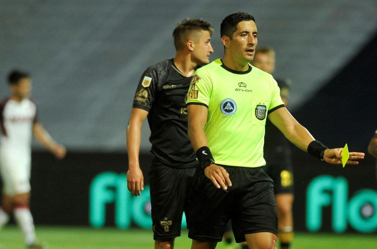 Yael Falc&oacute;n P&eacute;rez es &aacute;rbitro de la primera divisi&oacute;n del f&uacute;tbol argentino desde 2019.