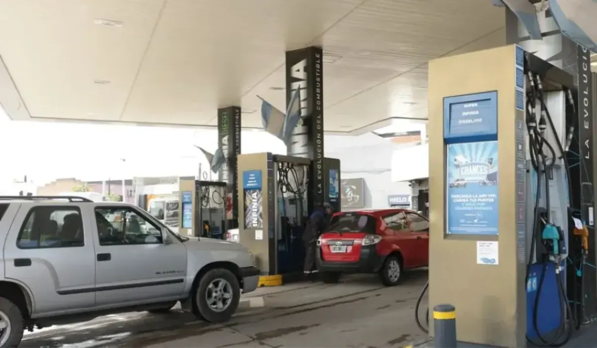 Aumentarán un 3,5% los combustibles en YPF. 