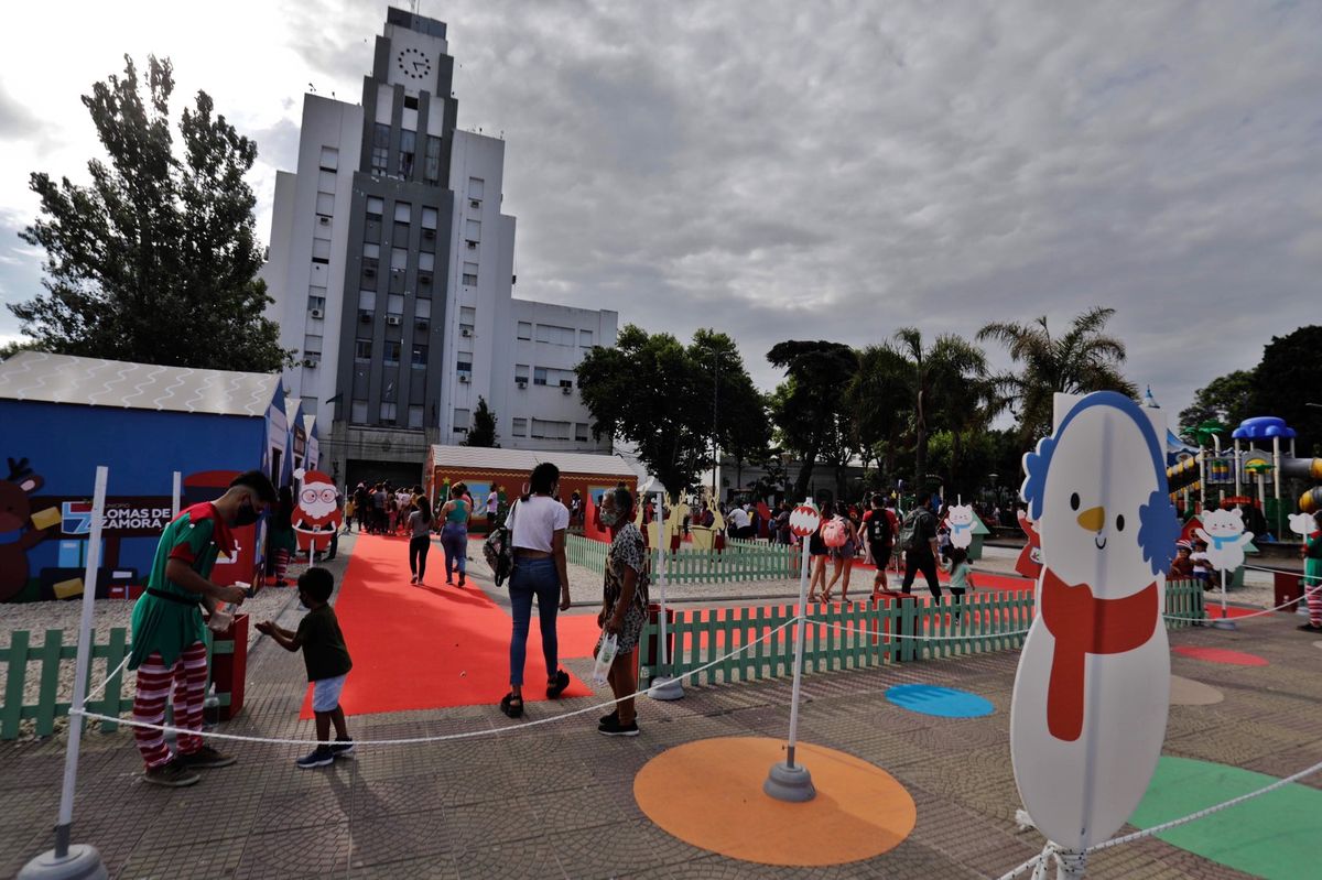 Paseo Navide&ntilde;o de Lomas de Zamora, con Pap&aacute; Noel y juegos para los ni&ntilde;os.