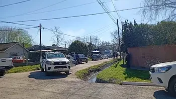 Ezeiza: descubren el cuerpo de una mujer semienterrado en su casa e investigan a su hija