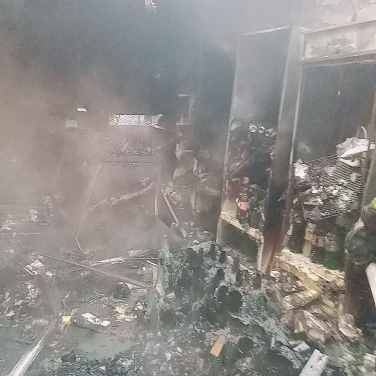 Feroz incendio destruyó una casa en Monte Grande