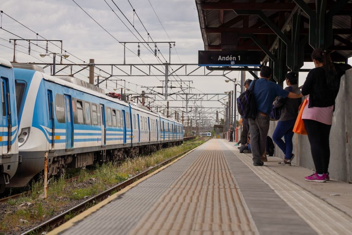 Rehabilitaron la plataforma principal de la estación Kosteki y Santillán Rehabilitaron la plataforma principal de la estación Kosteki y Santillán