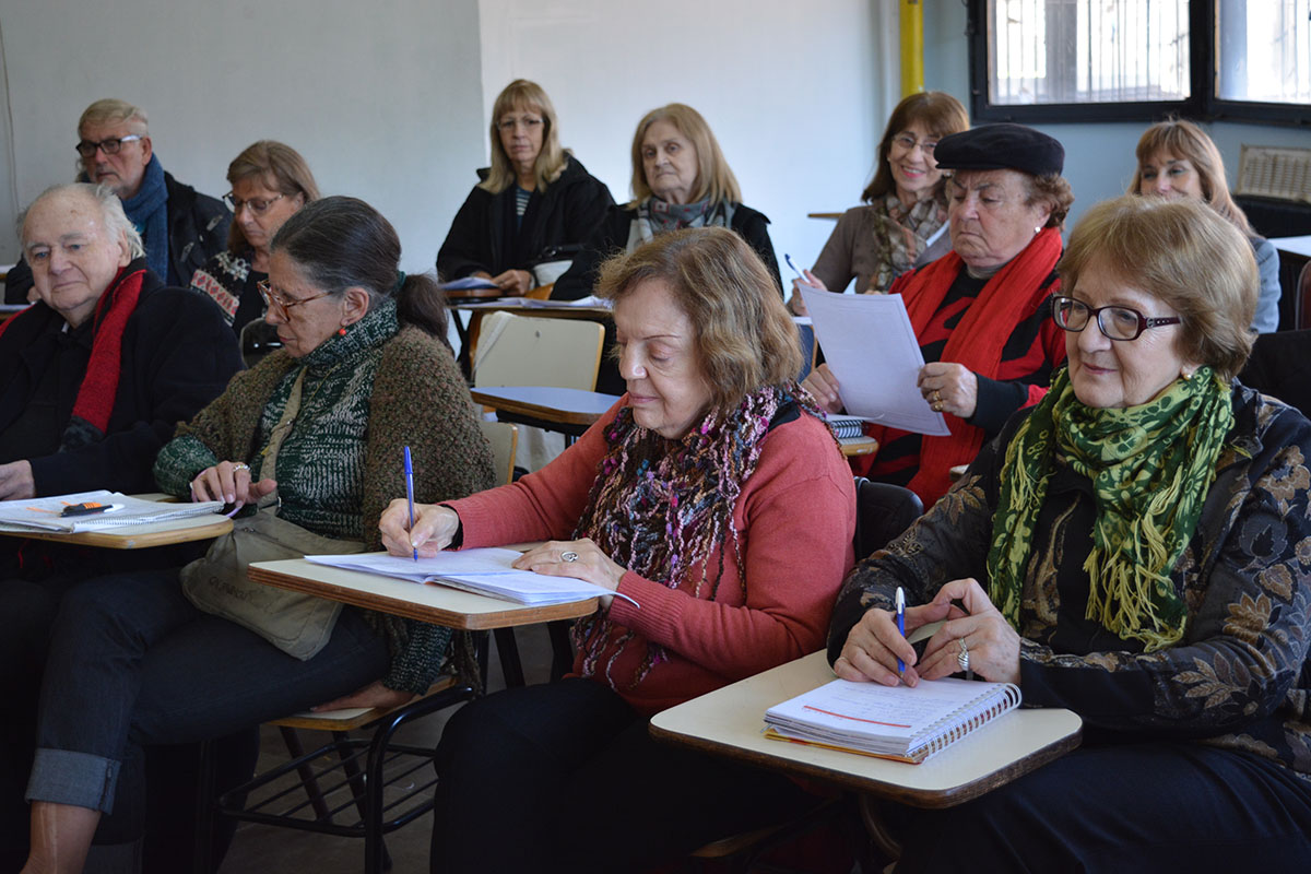 Los cursos para adultos mayores de la Universidad de Lomas se desarrollarán durante el segundo cuatrimestre. Los cursos para adultos mayores de la Universidad de Lomas se desarrollarán durante el segundo cuatrimestre.