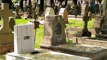 Insólito: los familiares de un fallecido tuvieron que cavar la fosa en el cementerio de Cañuelas