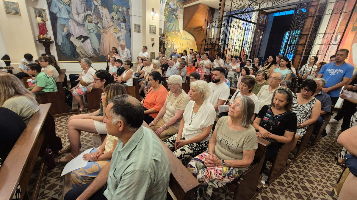 El templo estuvo colmado.