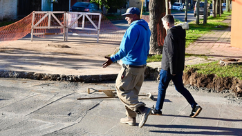 Luis Guillón: Fernando Gray recorrió obras de bacheo en hormigón de alta resistencia