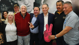 fernando gray presento su candidatura a diputado nacional en la sede de las 62 organizaciones peronistas