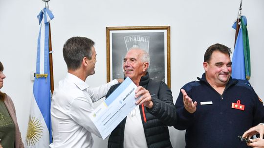 Entregan a los Bomberos de San Vicente un subsidio de 200 millones de pesos