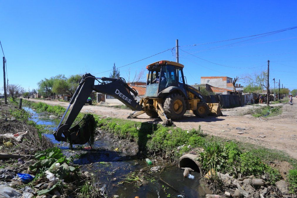 Esteban Echeverría: El Municipio y ACUMAR avanzan en la limpieza del arroyo Ortega