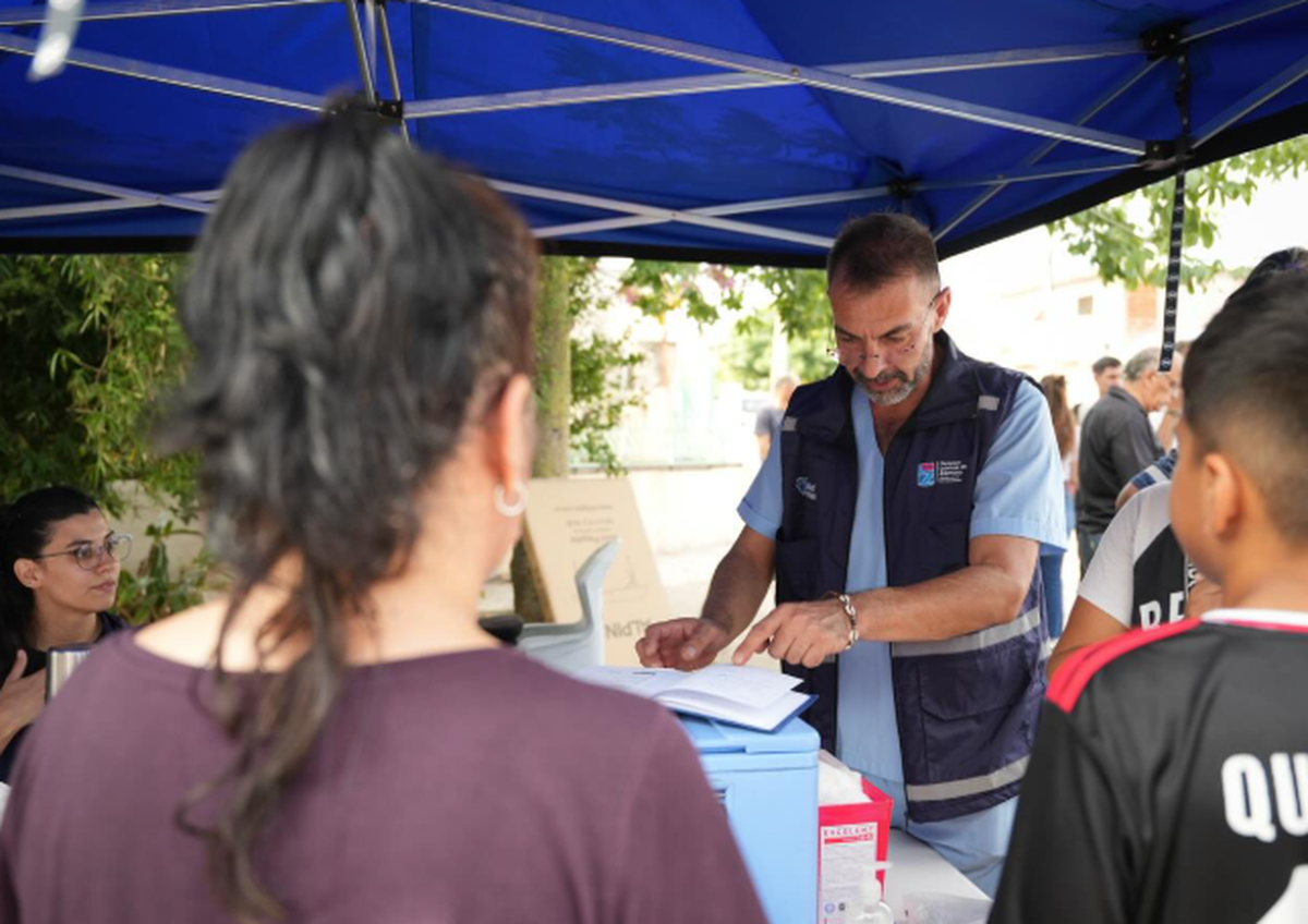 Vecinos de Ingeniero Budge accederán a trámites y servicios municipales cerca de sus casas durante los Súper Operativos.