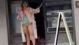 Lanús: vecinos en alerta por una mujer que amenaza niños con un cuchillo
