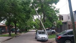 almirante brown: vecinos de glew reclaman a edesur por un poste que esta a punto de caerse tras el temporal almirante brown: vecinos de glew reclaman a edesur por un poste que esta a punto de caerse tras el temporal