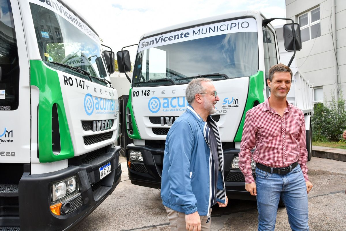 San Vicente: ACUMAR entregó dos camiones para la gestión de residuos
