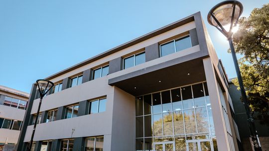 Almirante Brown: docentes y estudiantes ya cursan en el nuevo edificio del Instituto N°41