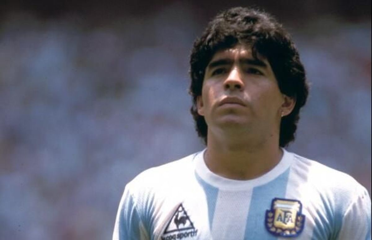 Ezeiza: Inauguraron una escultura de Maradona en el aeropuerto. Maradona en el mundial de México '86.