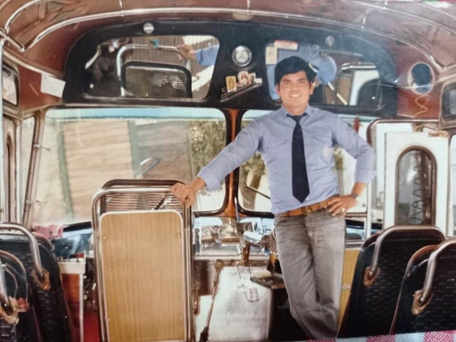 Recuerdo. Jorge Lufi&ntilde;anco fue colectivero de Empresa Monte Grande durante d&eacute;cadas. Se jubil&oacute; vistiendo la caracter&iacute;stica camisa celeste.&nbsp;