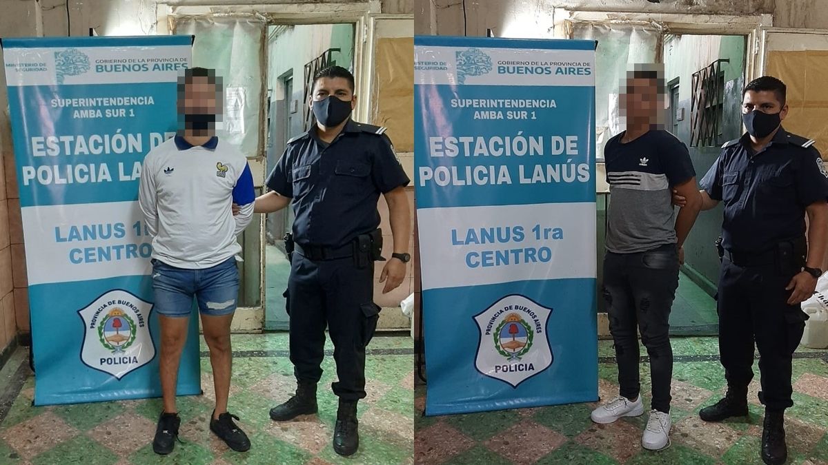 Los dos jóvenes detenidos. Los acusan de cometer una serie de robos en comercios de Lanús.