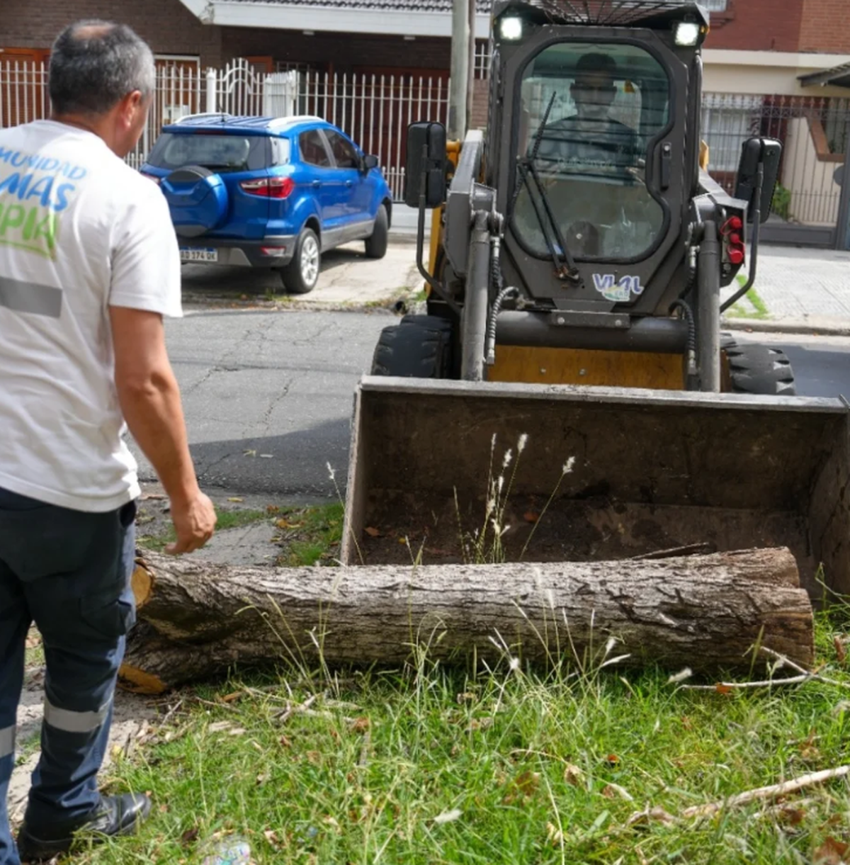 Lomas de Zamora registró más de 80 mm de lluvia en una hora y el Municipio reforzó tareas de limpieza y desobstrucción en la vía pública