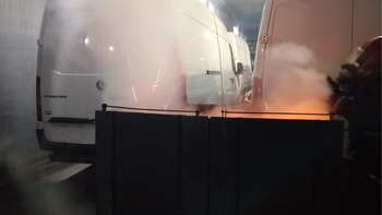 Susto en Esteban Echeverría por el incendio de una fábrica de carrocerías