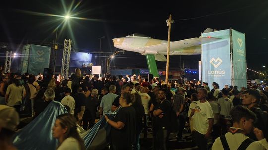 Lanús: Realizan desfile cívico en homenaje a los veteranos de Malvinas