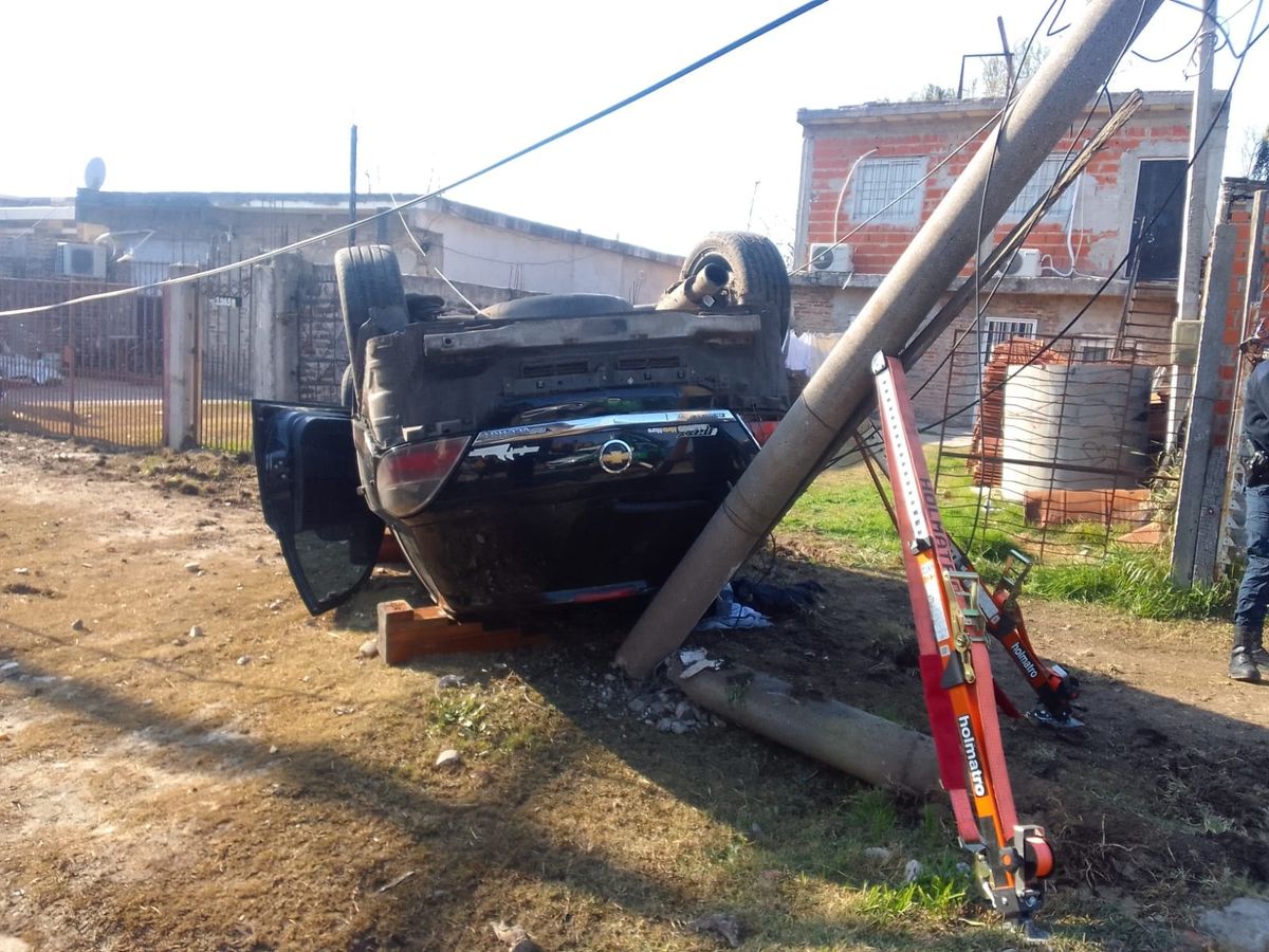 Choque y vuelco fatal en Lomas de Zamora: murió una mujer