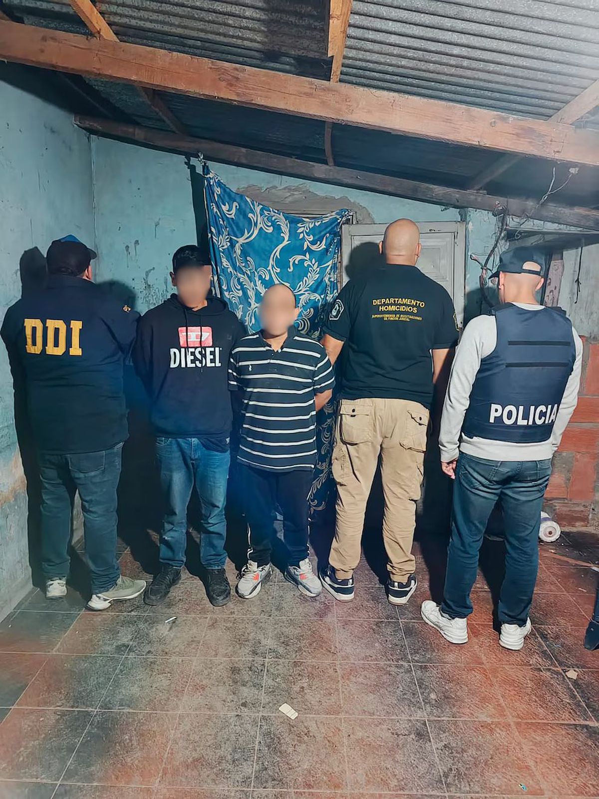 La causa tiene dos detenidos mientras continúa la búsqueda de más sospechosos.