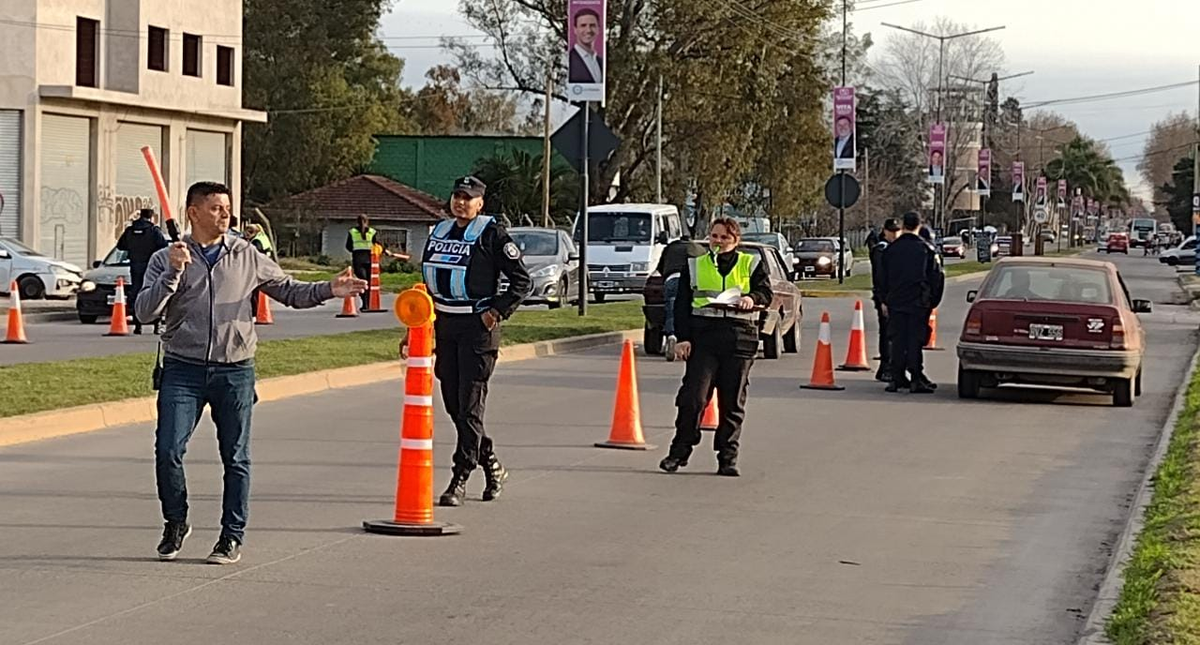 Se les solcitó a los conductores de San Vicente documentos tales como VTV, registro, cédula, seguro. 