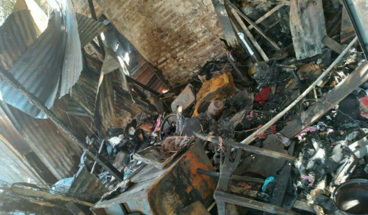 Feroz incendio en Lomas: una familia perdió todo