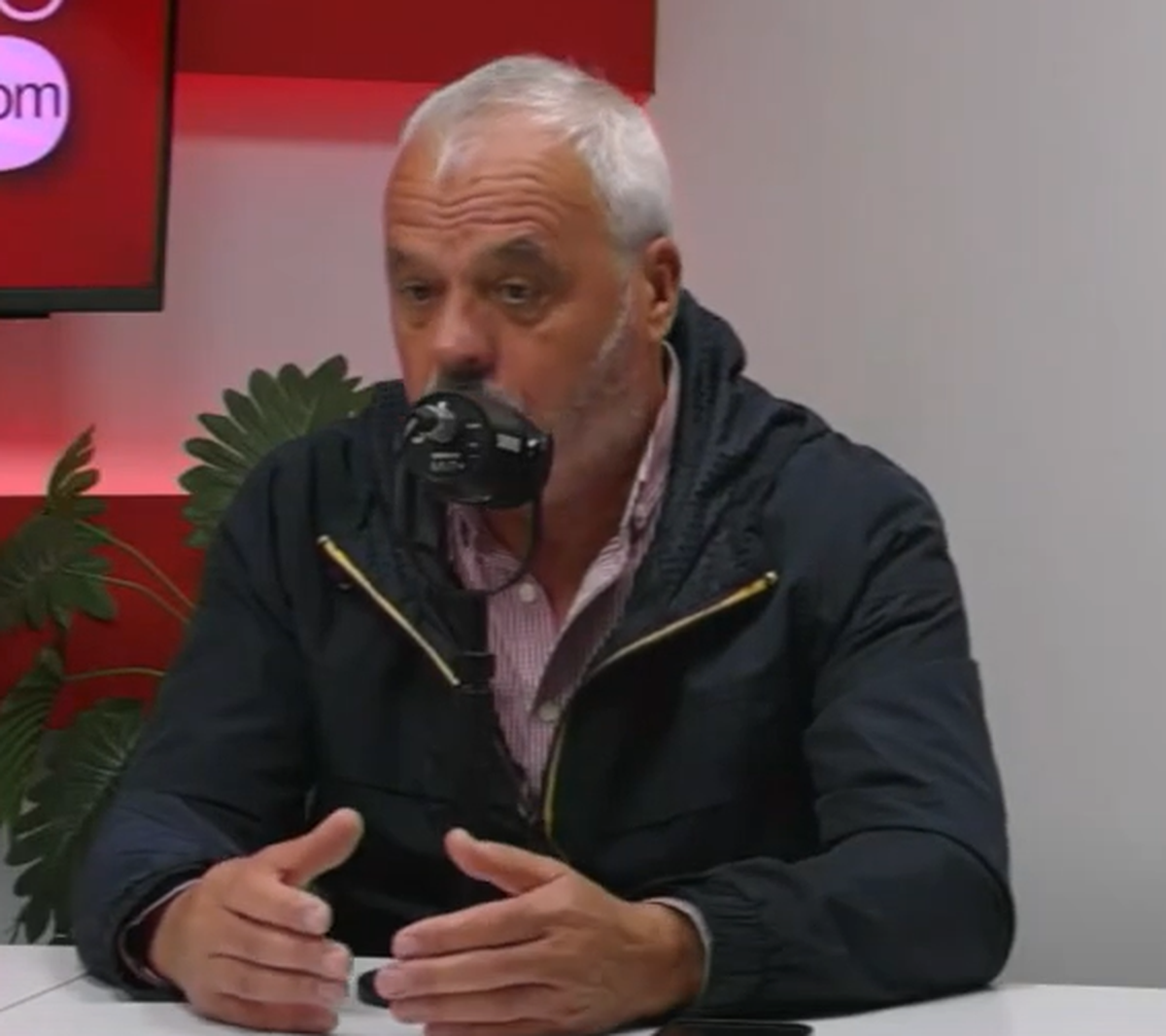 Sergio Pianciola, secretario de Educación, Ciencia y Tecnología, visitó FM Extremo Sur.