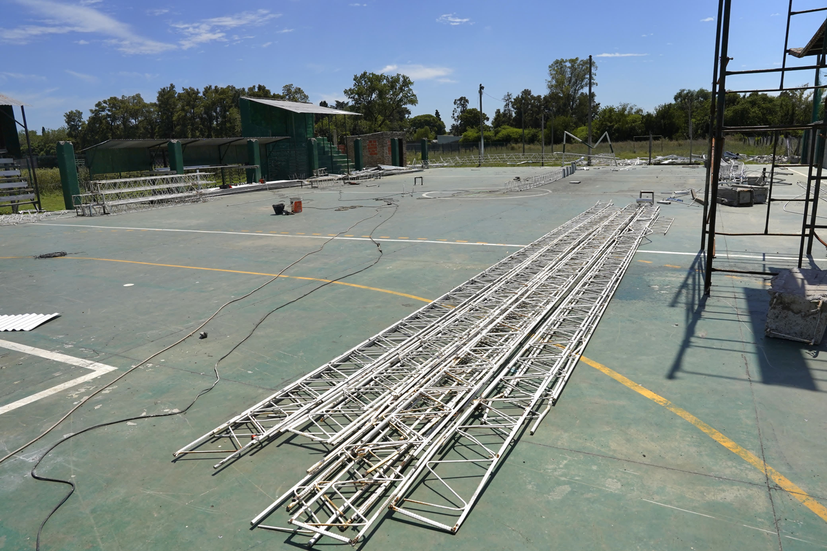 El techo parab&oacute;lico del Club de Luis Guill&oacute;n hab&iacute;a sido afectado por un temporal.&nbsp;