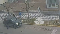monte grande: con apoyo del com, la policia detuvo a dos hombres por el robo de un auto