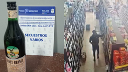 Quedó filmado robando un fernet en un supermercado: era policía