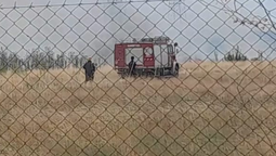 incendio de pastizales en canning: intenso trabajo de los bomberos