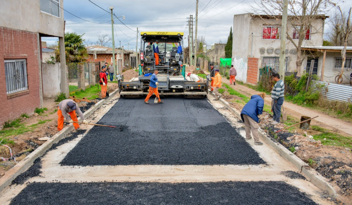 Alejandro Korn: avanzan las obras de pavimentacion de la calle Gonnet