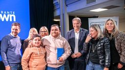 almirante brown: 200 familias dieron un paso clave y firmaron las escrituras de sus viviendas